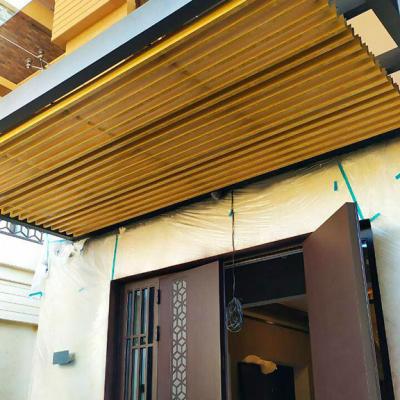 Будинок, декоративний козирок / House, decorative visor